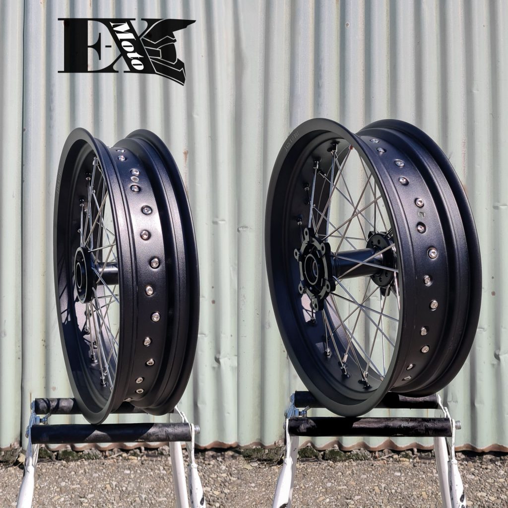 SUPERMOTO WHEELS 17 Zoll Ultra Bee/ Vorderrad EMOTOX